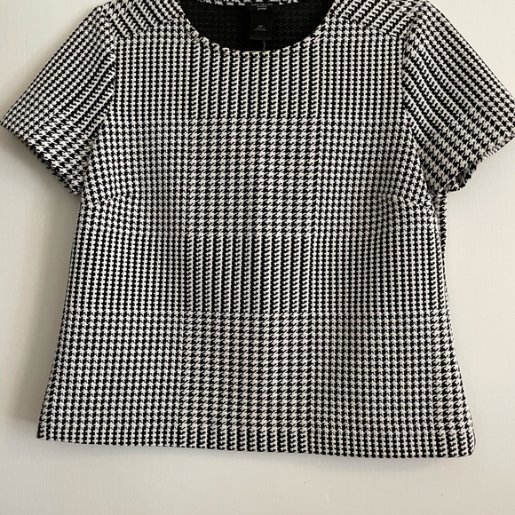 Package of 2 dress shirts like new xxxsize small and medium for $15 - Picture 3 of 4